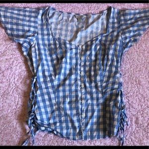 Button down, Sweetheart neckline Blouse.